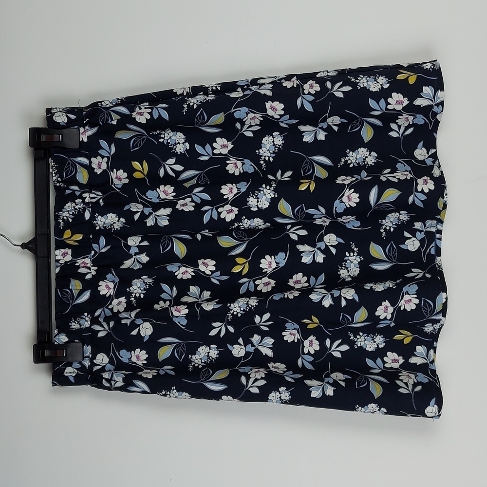 Navy Blue Floral Mini Skirt by Loft, size 2.